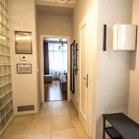 Reflection 2bdr By Ruterra Apartment Prague