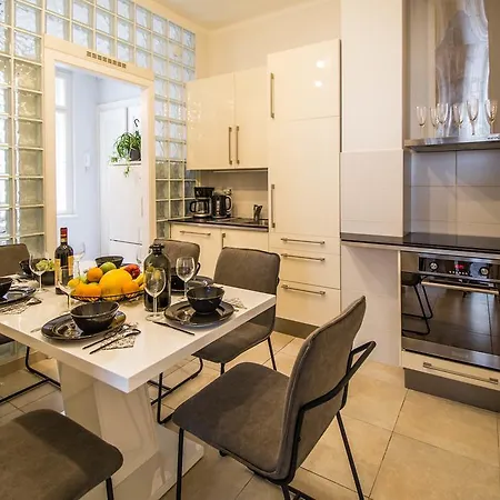 Reflection 2bdr By Ruterra Apartment *